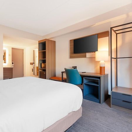 Comfort Inn & Suites Beaver Dam Bagian luar foto