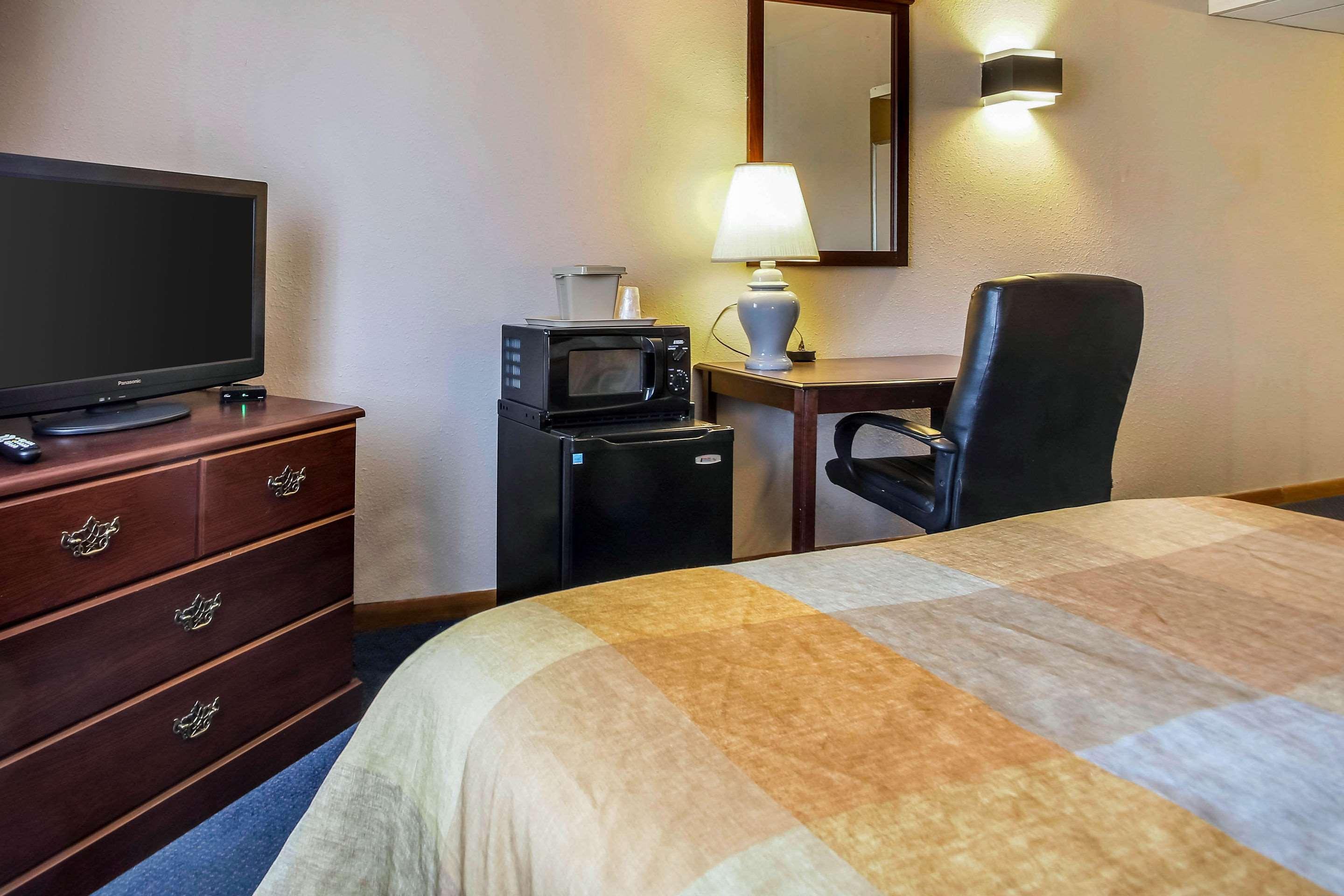 Comfort Inn & Suites Beaver Dam Bagian luar foto