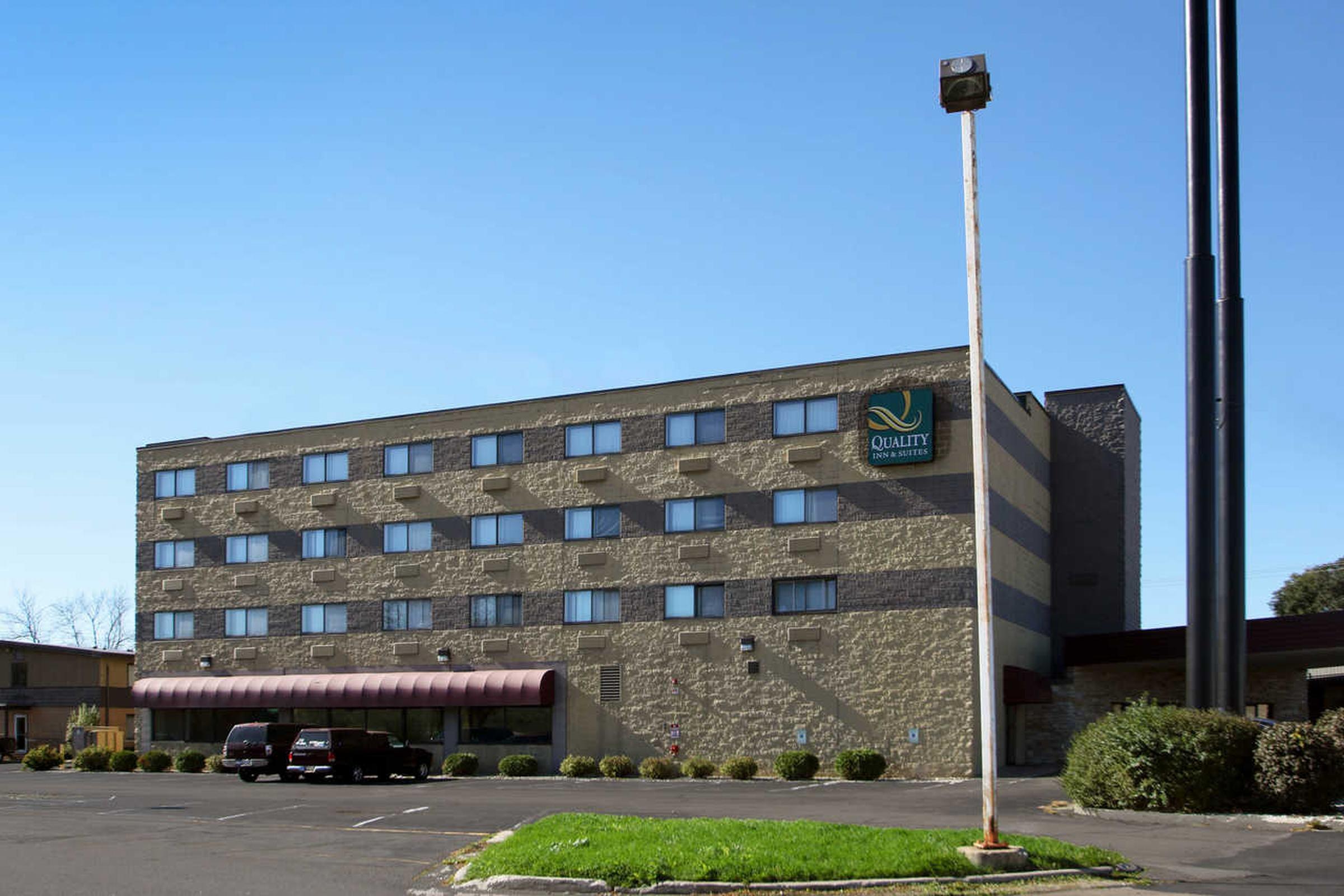 Comfort Inn & Suites Beaver Dam Bagian luar foto
