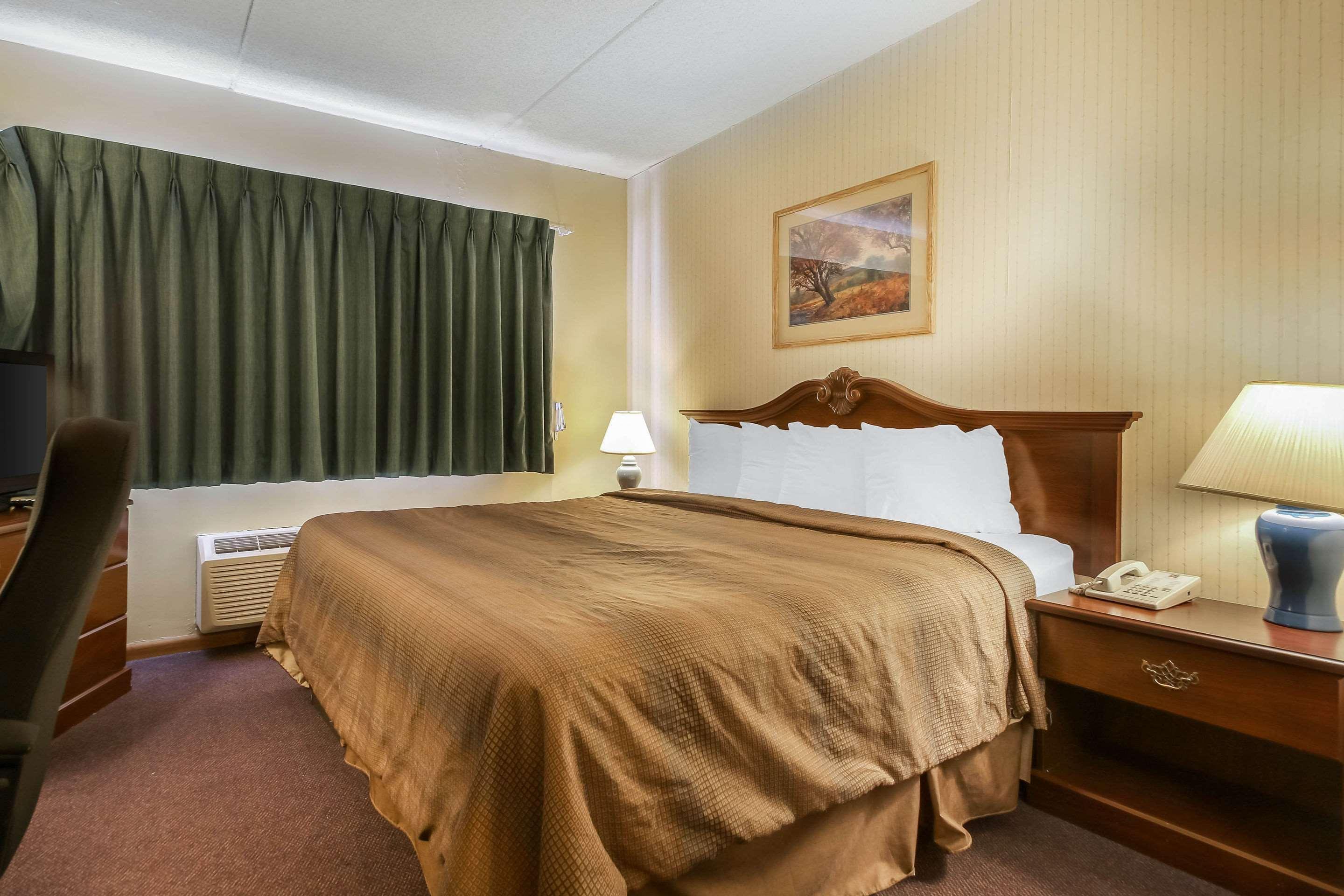 Comfort Inn & Suites Beaver Dam Bagian luar foto