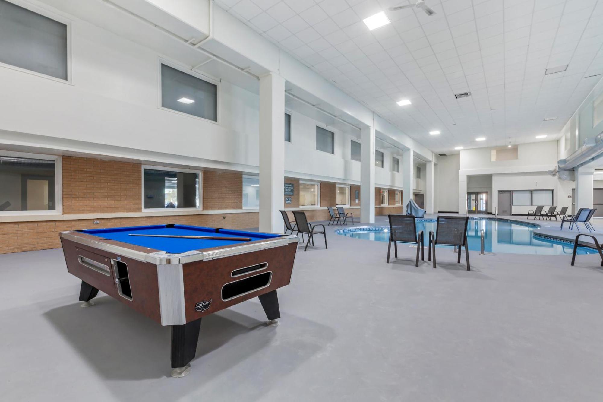 Comfort Inn & Suites Beaver Dam Bagian luar foto
