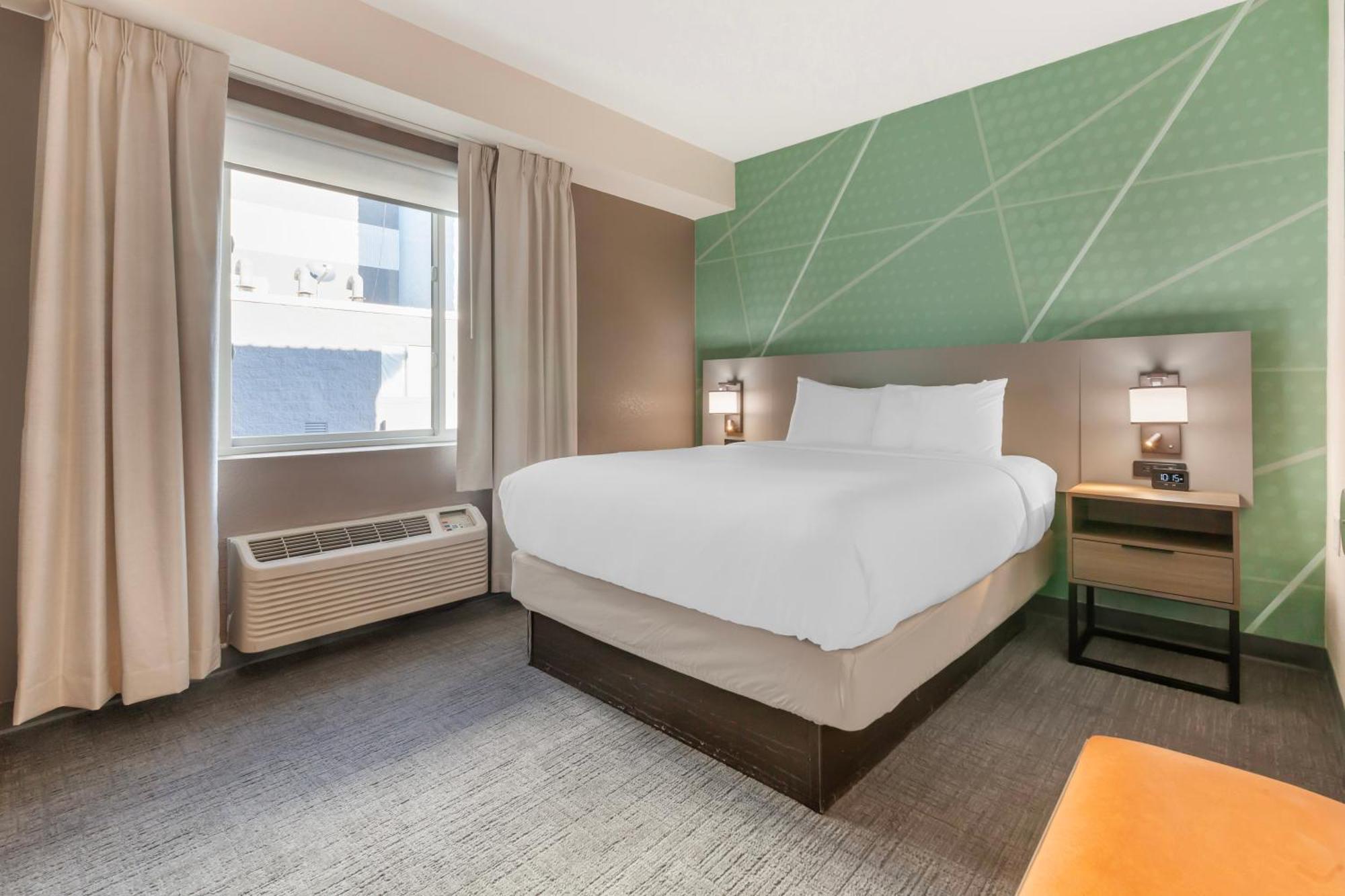 Comfort Inn & Suites Beaver Dam Bagian luar foto
